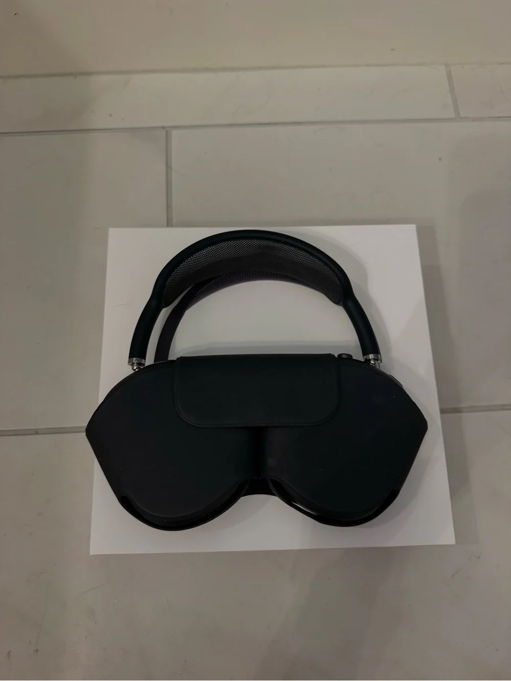 Apple AirPod Max in Space Gray